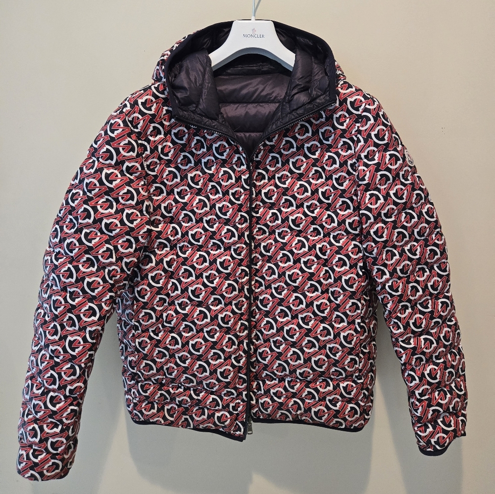 Moncler Navy Puffer Jacket With Patterned Hood - image 4